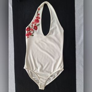 💫🩷3for21 Bundle Sale🩷💫 Floral Embroidered Body Suit